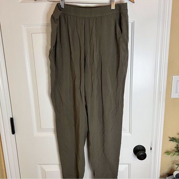 Divided Linen Like Pant Size 12, With Pockets. Comfy and Flowy. GUC. - Picture 1 of 3
